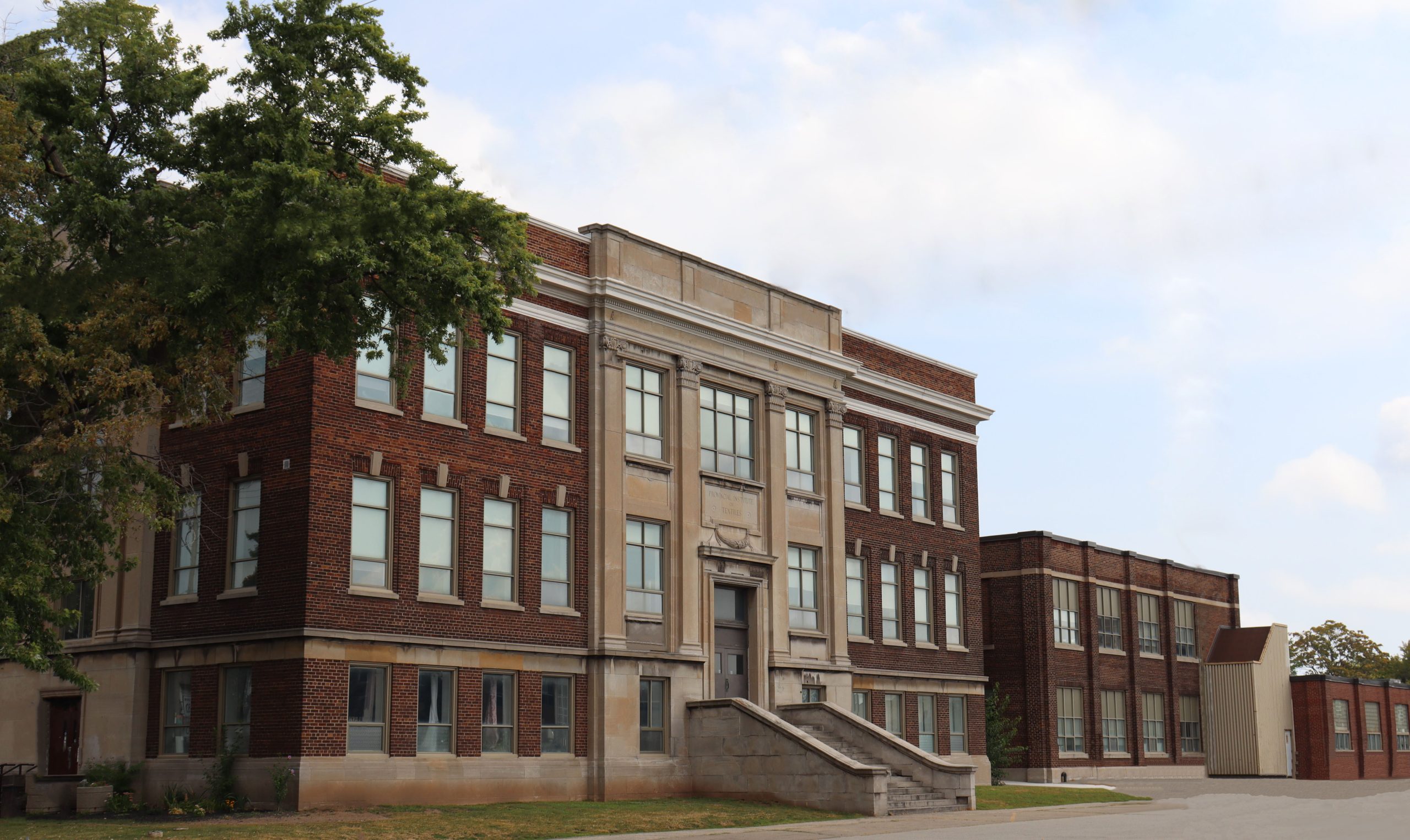 196 Wentworth Street North Building